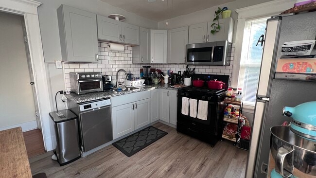 Photo - 144 N Main St Unit Floor 2