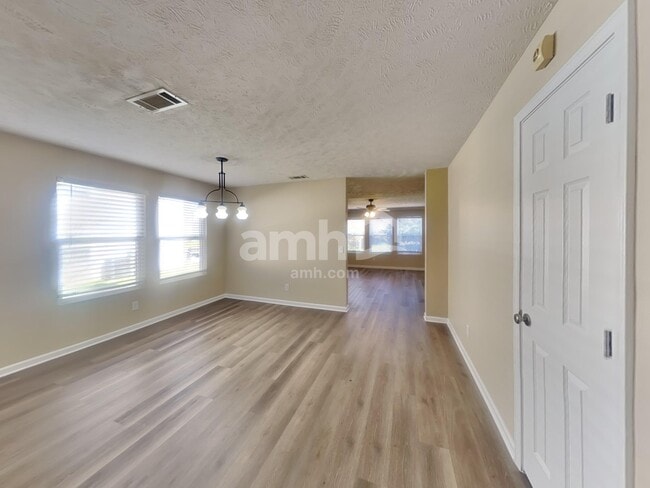 Photo - 5527 Middlebury Dr