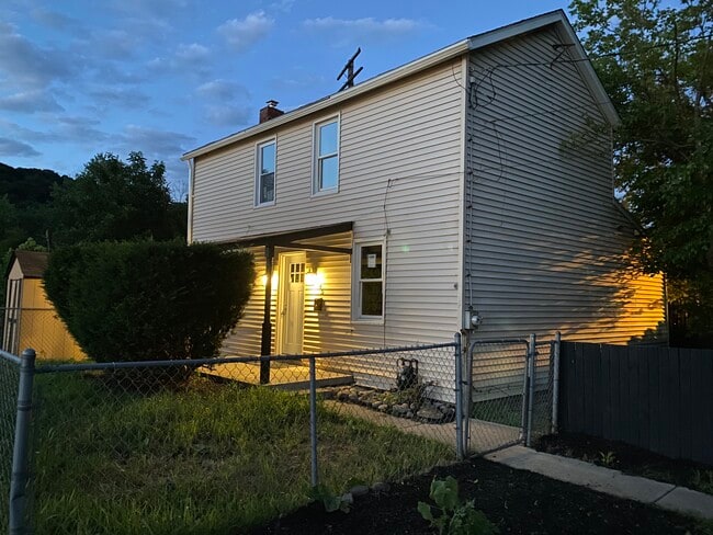 Photo - 145 E Main St