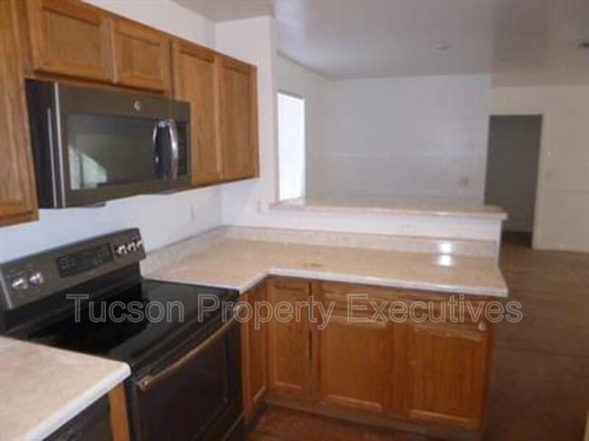 Building Photo - 1412 E 25th St