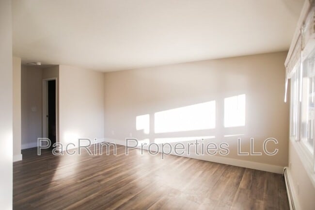Photo - 3350 Boniface Pkwy