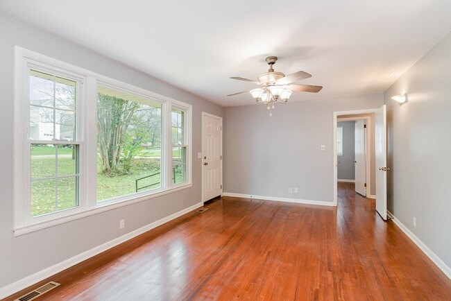 Photo - Classic Mid-Century Ranch Charlotte Park Available!
