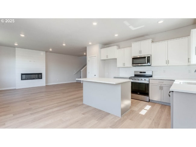 Photo - 9212 SE Azalea St