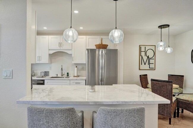 Photo - 2866 NE 30th St Unidad 4