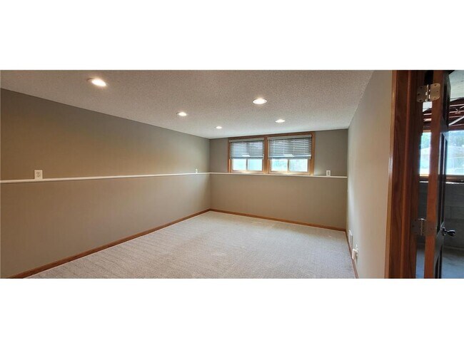 Photo - 8496 Harkness Rd