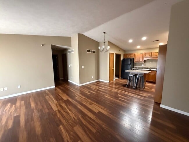 Building Photo - 102-116 Goldenrod Dr. Unit 106