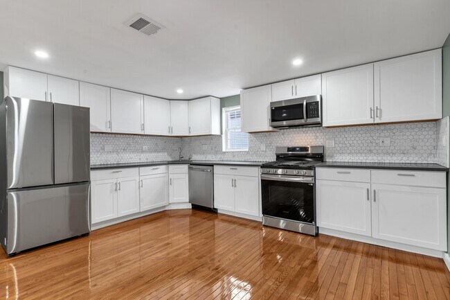 Photo - 11 Brett St Unit 2