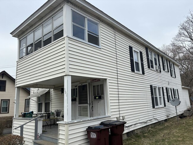 Photo - 301 S Main St Unidad 1