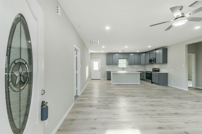 Photo - 122 County Rd 3704