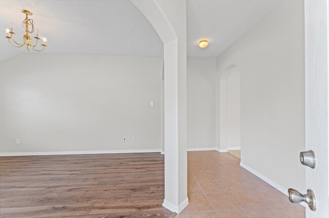 Photo - 21218 Rezanof Rd
