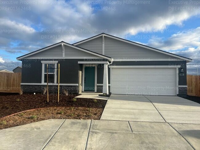 New build home with 4 bedroom/ 3 bathroom . - New build home with 4 bedroom/ 3 bathroom .