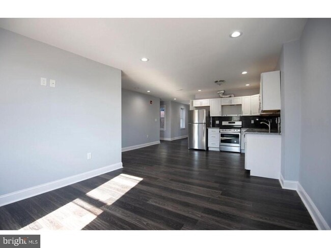 Building Photo - 217 W Lancaster Ave Rental