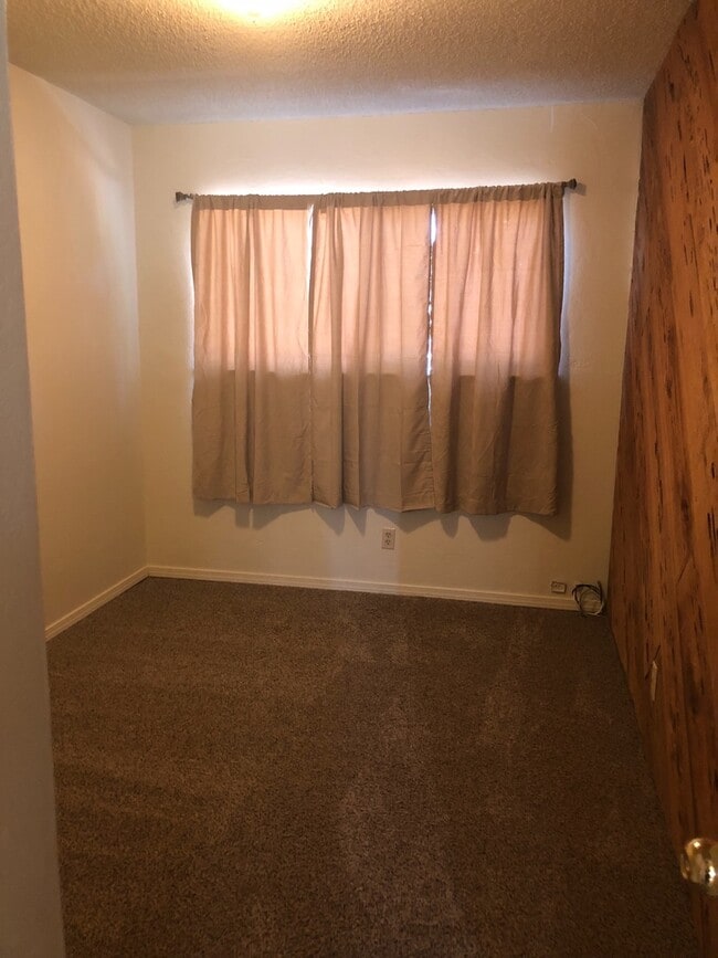 Photo - 4 bedroom 2 bathroom downtown Red Bluff home