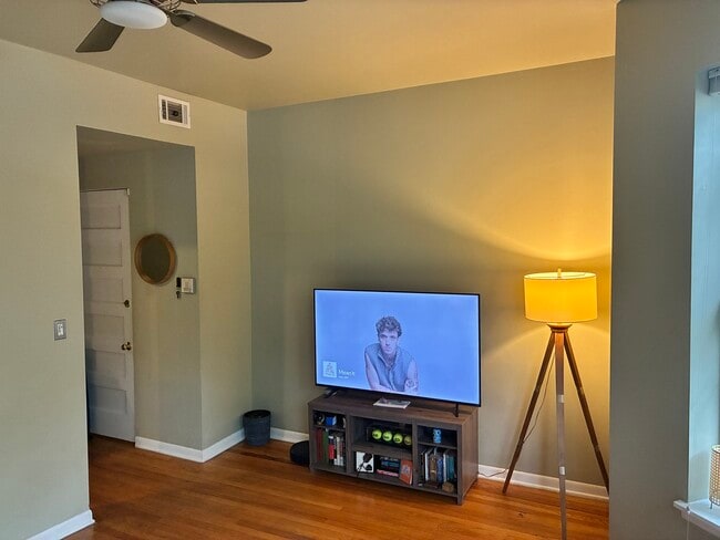 Photo - 902 W Grace St Unit 1