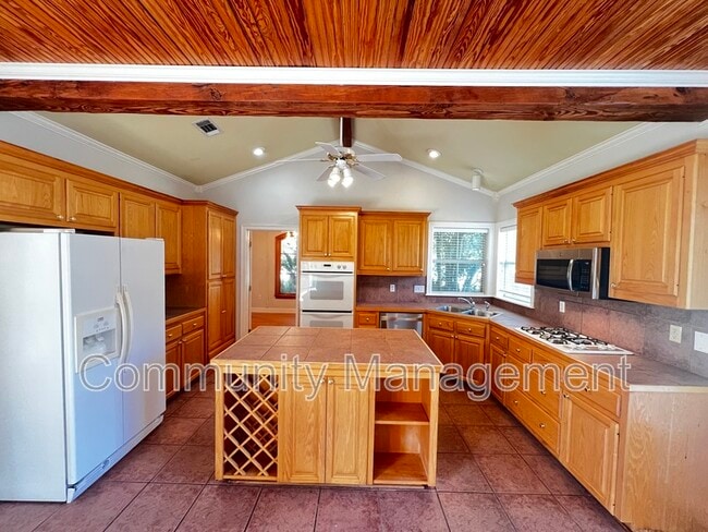 Photo - 6011 Riverbrook Dr