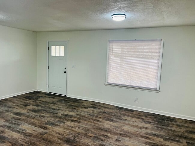 Photo - 2/1 Ready For Move In!