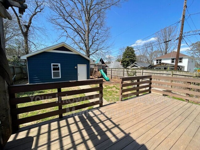 Photo - 349 Patterson Ave SE