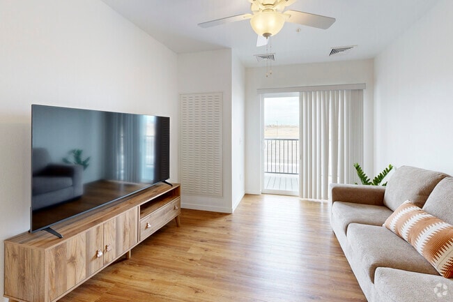 2BR, 2BA - 848SF - Living Room