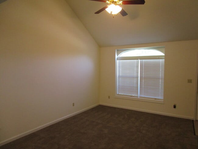 Photo - 2412 Calder Ct