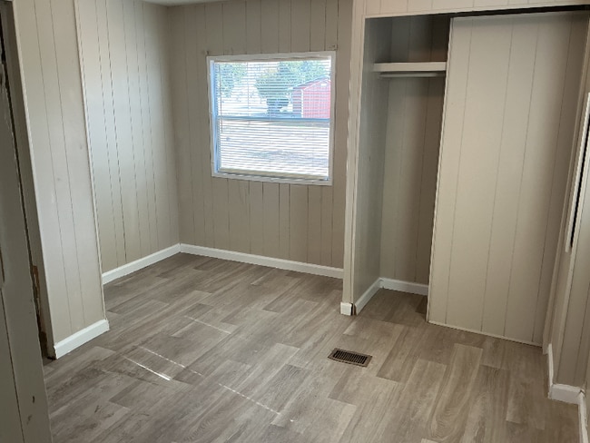 Photo - 619 Prosperity Dr