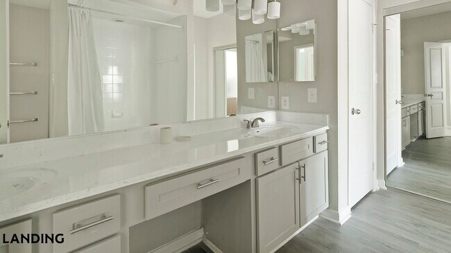 Photo - 2500 Woodland Park Dr Unit E210