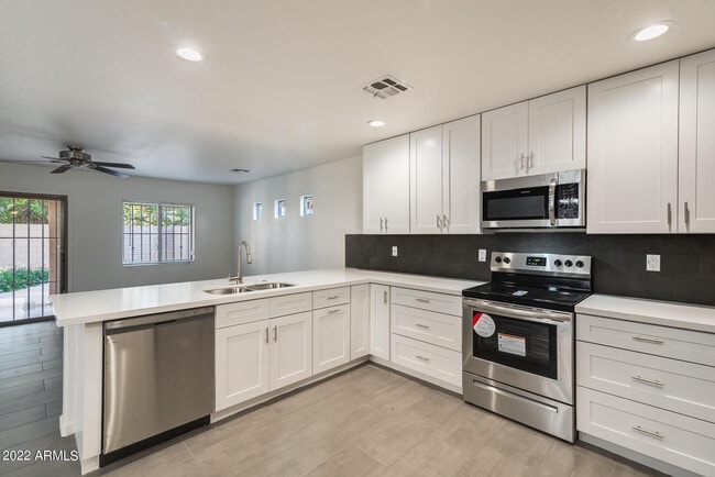 Photo - 8337 W Hughes Dr