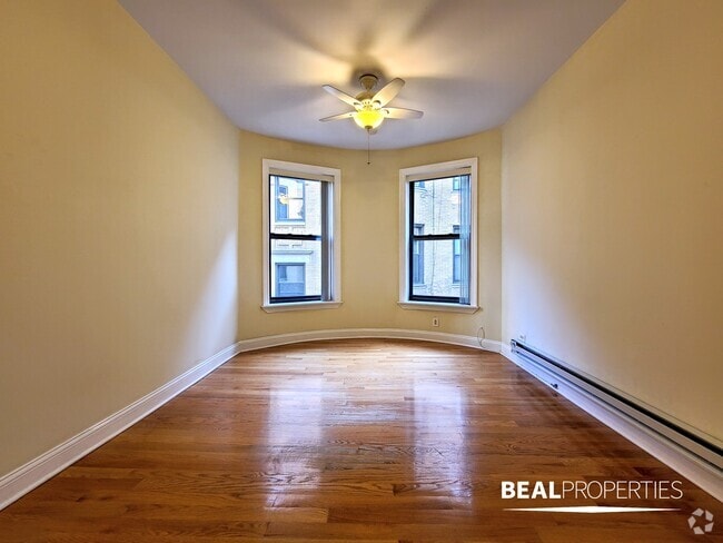 Building Photo - 1220 N Dearborn St Unit 2 bed Rental