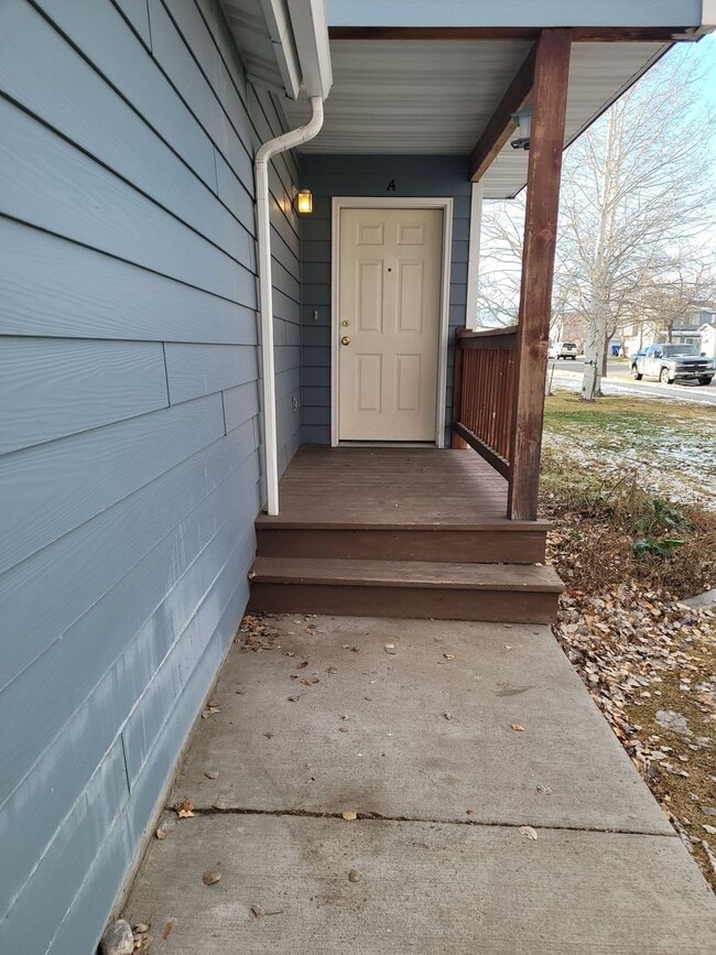 Photo - Bright & Convenient Townhouse Living!