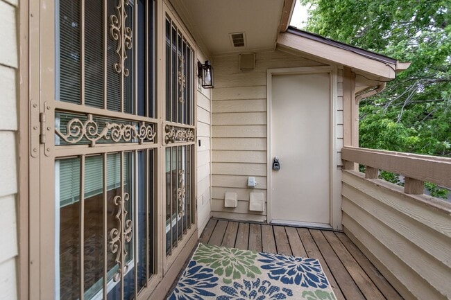 Photo - Cozy 2 bedroom, 1 bathroom retreat in a Gated Community!