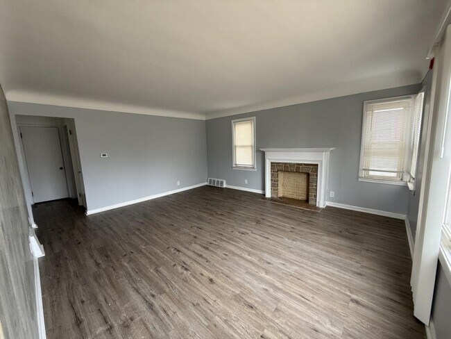 Photo - 1410 Bradley Ave