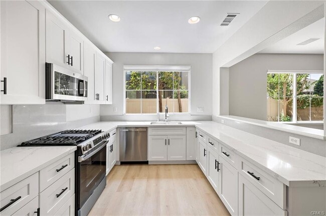 Photo - 82 Rosenblum