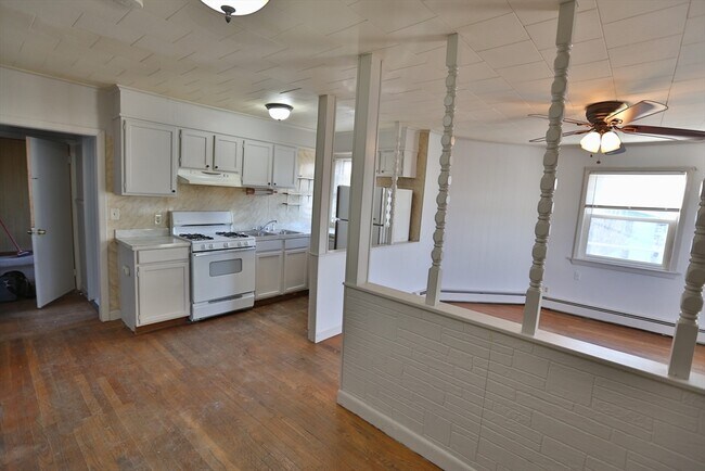 Photo - 889 Pine St Unidad 3