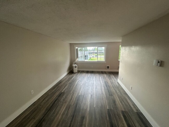 Photo - 2409 N St NE