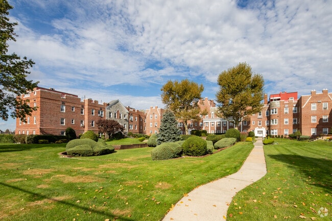 Photo - Riverview Cooperative Residences