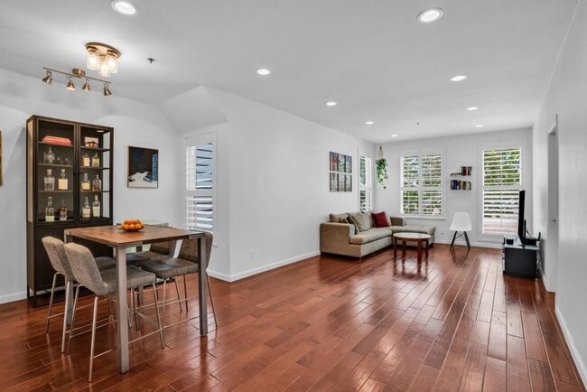 Building Photo - 411 Park Ave Unit 240 Rental