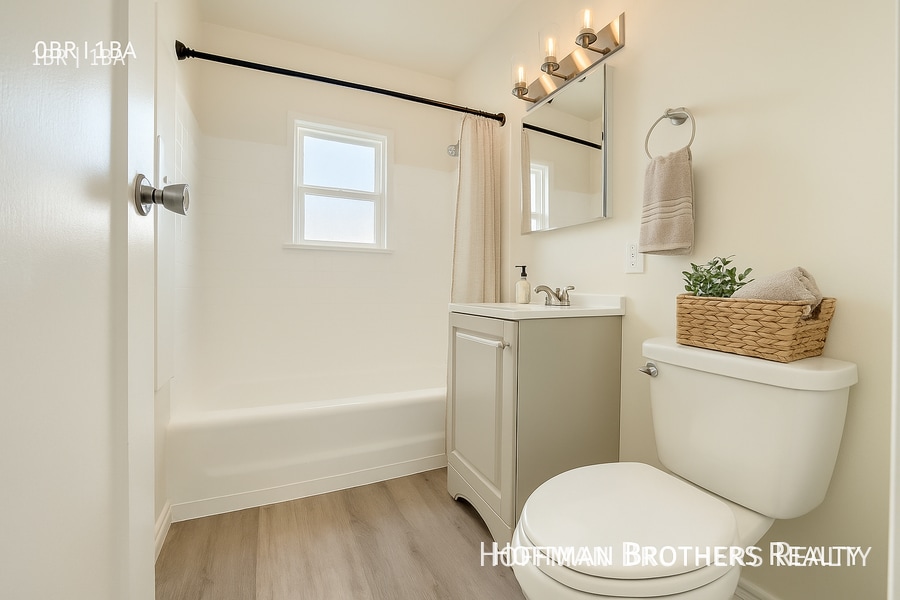 Photo - 535 W 49th St Unidad 2/5