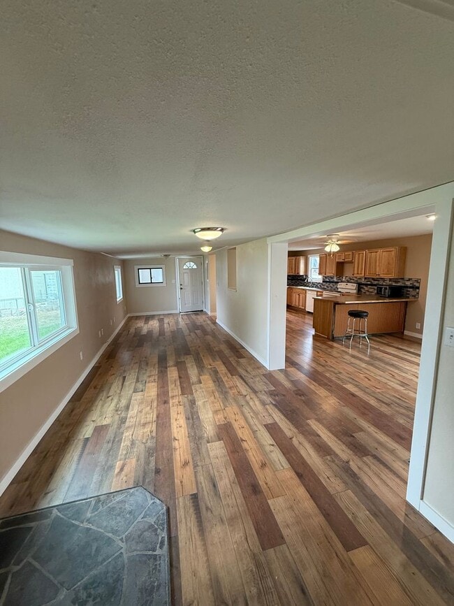Photo - Updated 2 Bedroom, 1 Bath Home – Quiet Ins...