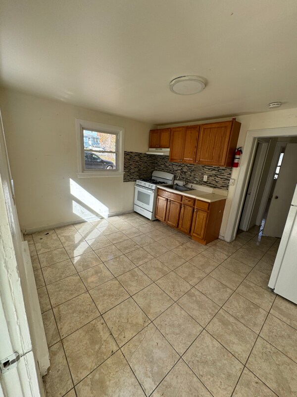 Photo - 27 Hillside Ave Unit 3