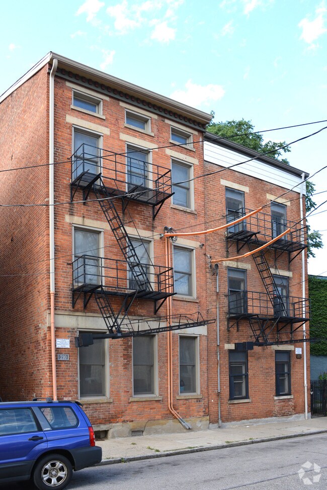 Photo - 208 Magnolia St Apartments