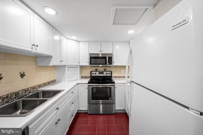 Photo - 1518 Manley Rd