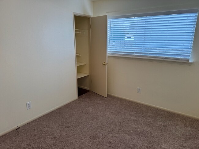 870 Pearl Dr