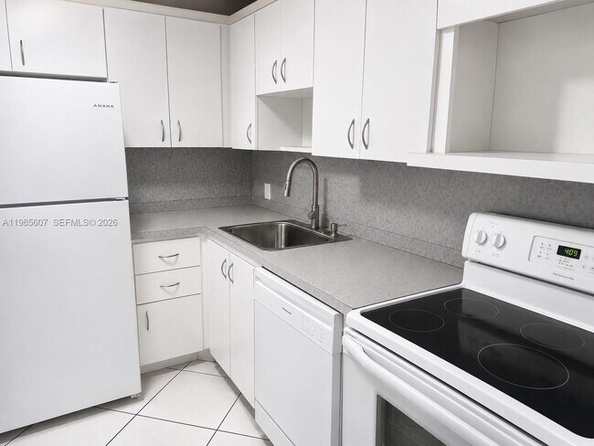 Photo - 3675 N Country Club Dr Unit 508