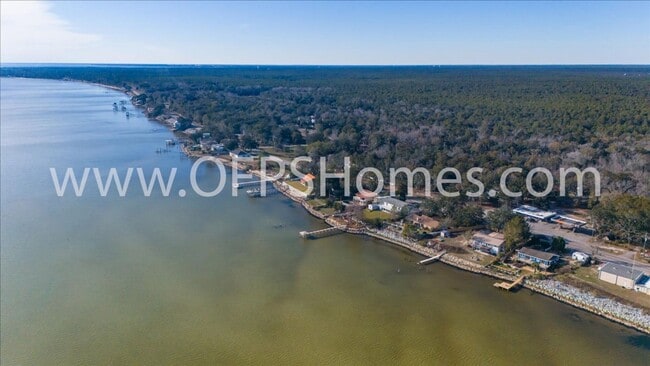 Photo - 13885 FL-20