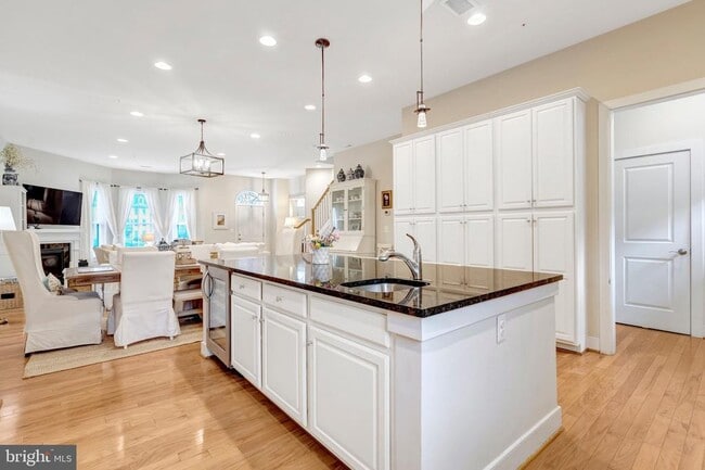 Photo - 711 McKenzie Ave