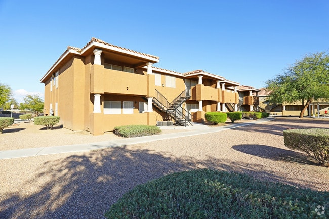Complejo - Lake Tonopah Apartments