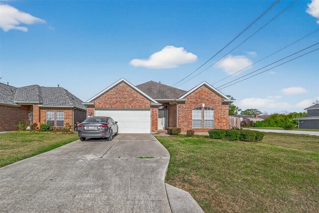 Building Photo - 71 N Forrest Ave