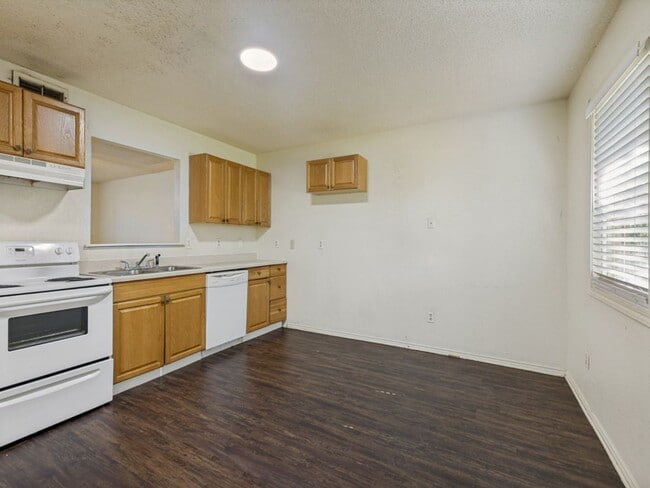 Photo - 1410 Arvel Cir
