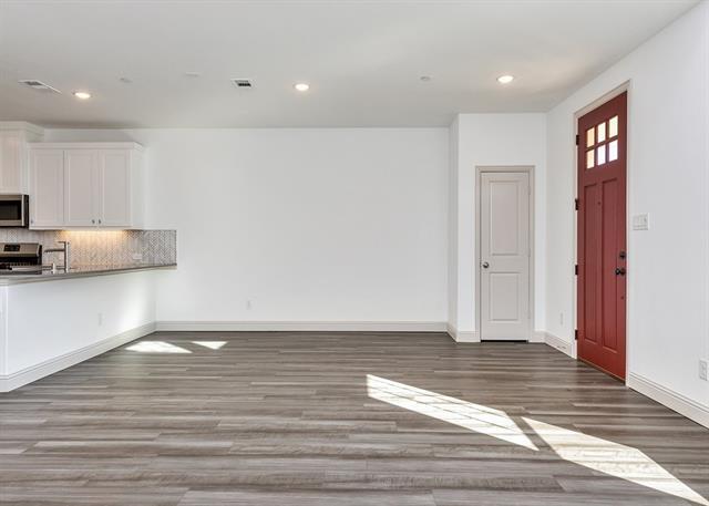 Photo - 8804 Samara St