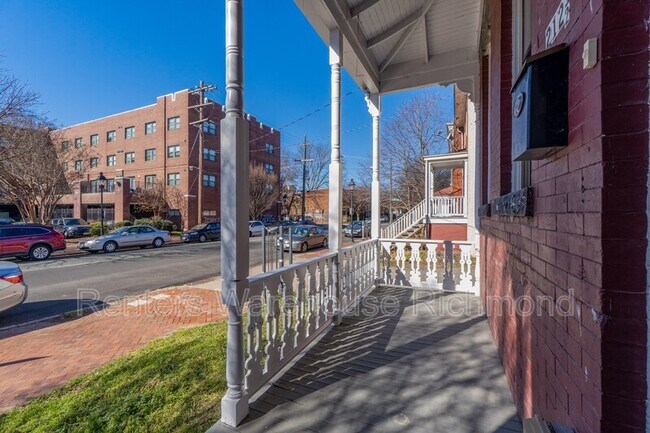 Photo - 212 1/2 W Marshall