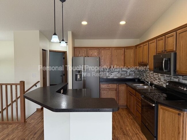 Photo - 2480 5th St W